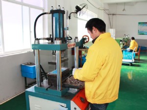 雙控自動四柱液壓機